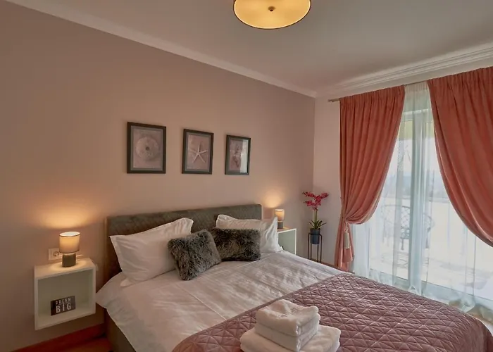 Apartment Stylish Place In The Heart Of *